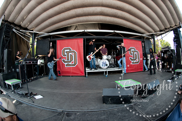 SEVENDUST-UPROAR-9-24-11-PLC_0558